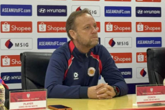 HLV Mano Polking xác nhận tình trạng của Văn Hậu trước cuộc tiếp đón Tampines Rovers